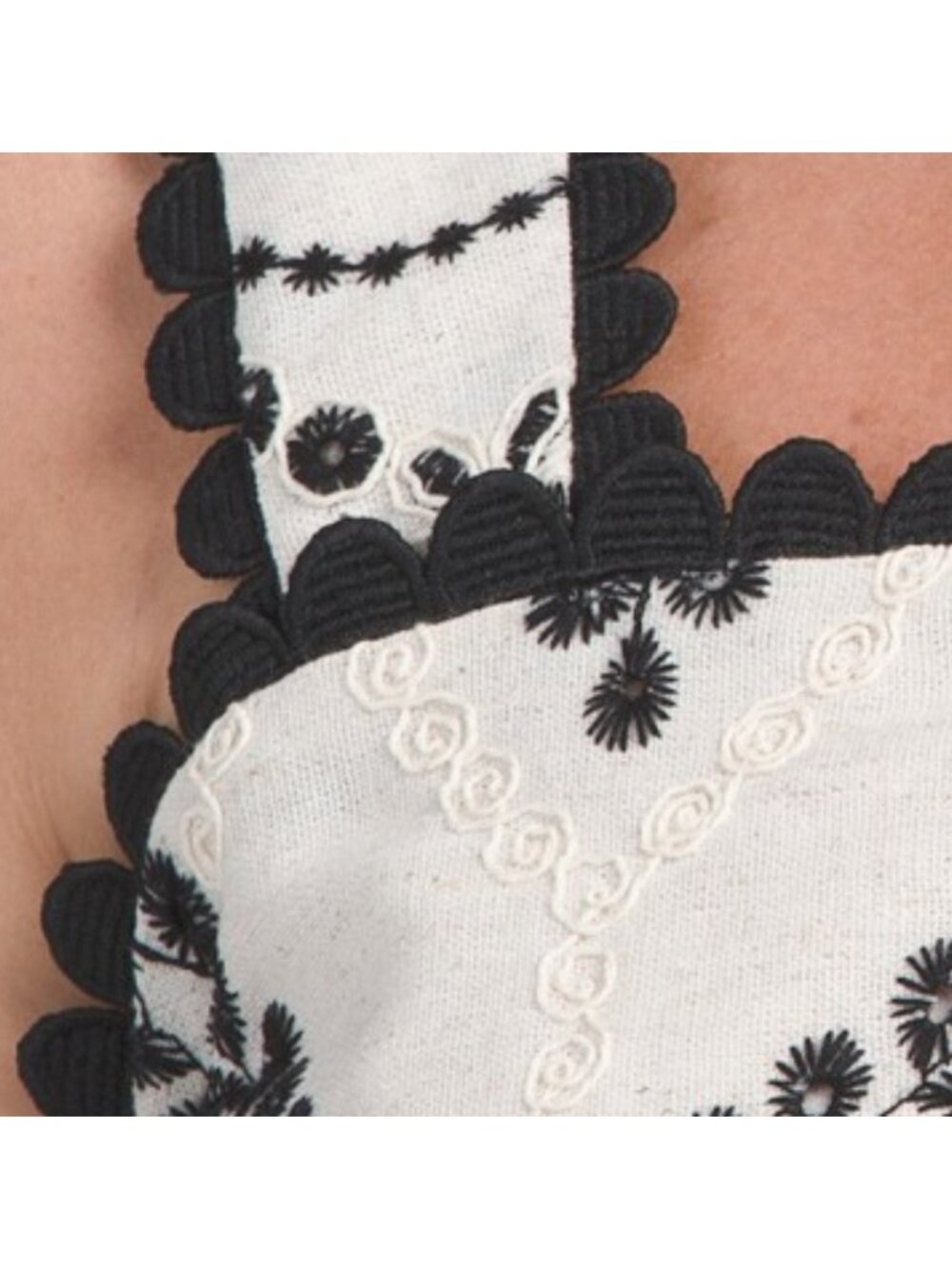 ENGLISH FACTORY Linen Blend Embroidered Sleeveless Top - Picture 4 of 6